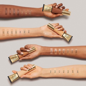 Futurist Hydra Rescue Moisturising Foundation SPF 45