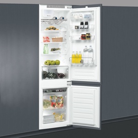 70 30 Stop Frost Integrated Fridge Freezer