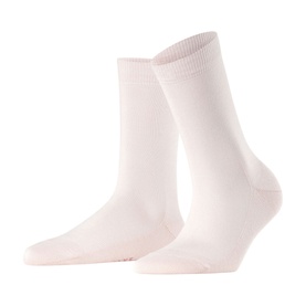 Falke Family Ankle Socks in light pink, plain knit with a reinforced toe, shown as a pair on a white background