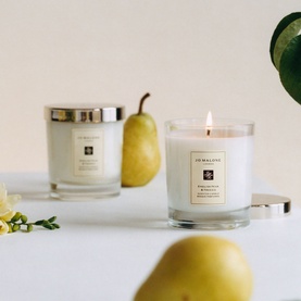 English Pear & Freesia Classic Candle