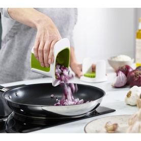 ChopCup&trade; Vegetable Chopper