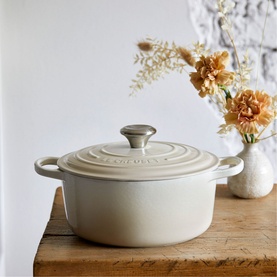 Signature Cast Iron Round Casserole 24cm