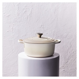 Signature Cast Iron Round Casserole 28cm