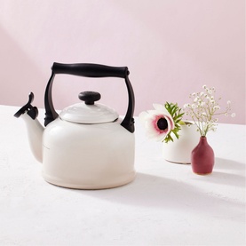 Traditional Kettle With Fixed Whistle 2.1L