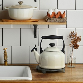 Traditional Kettle With Fixed Whistle 2.1L