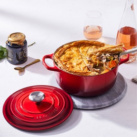 Signature Cast Iron Round Casserole 26cm