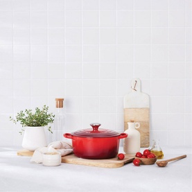 Signature Cast Iron Round Casserole 26cm