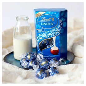 Lindor Milk & White Chocolate Truffles Box 200g