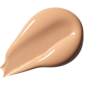 MAC Studio Fix Fluid Foundation SPF 15 swatch showing a light beige tone, smooth liquid texture, 30ml foundation formula