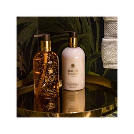 Mesmerising Oudh Accord & Gold Fine Liquid Hand Wash