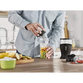 Nutri Ninja 700W Blender & Smoothie Maker