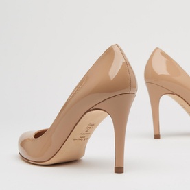 Stila Courts