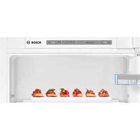 Serie 4 Integrated Tall Fridge
