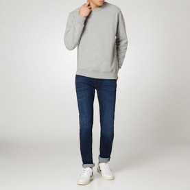 Slimmy Mid-Rise Tapered Jeans