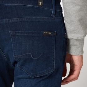 Slimmy Mid-Rise Tapered Jeans