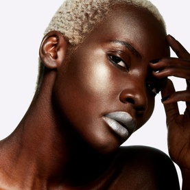 Extra Dimension Skinfinish Whisper of Gilt