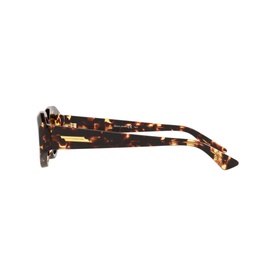 Bottega Veneta 6J000246 Round Sunglasses in brown tortoiseshell, side profile view showing thick acetate frame and temple arm