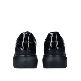 Gloss Tab Show Sneaker