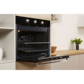 Aria Collection 66 Litre Single Oven With Easy To Clean