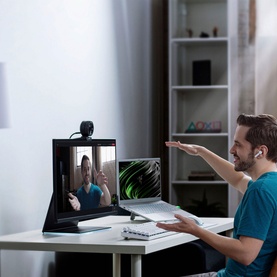 Kiyo Pro 1920 x 1080 Webcam With High-Performance Adaptive Light Sensor