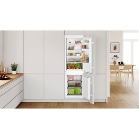 Serie 2 - Built In Fridge Freezer With Freezer At Bottom&nbsp;