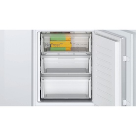 Serie 2 - Built In Fridge Freezer With Freezer At Bottom&nbsp;