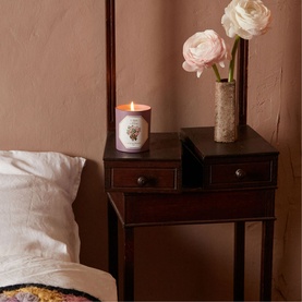 La Rose Aime Le Poivre Scented Candle