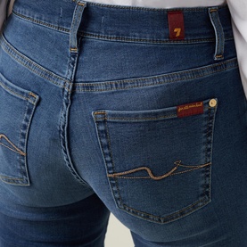 Bootcut Bair Mid-Rise Jeans