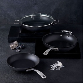 Toughened Non-Stick Shallow Casserole 24cm