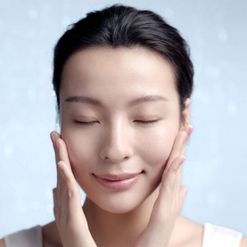 Perfectly Clean Infusion Balancing Essence Lotion with Amino Acid + Waterlily 