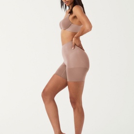 SPANXsculpt&trade; OnCore Mid-Thigh Shorts