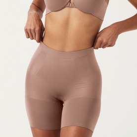 SPANXsculpt&trade; OnCore Mid-Thigh Shorts