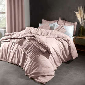 Throw Pink
