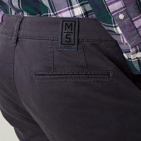 M5 Chinos