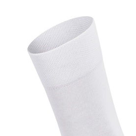 Falke Sensitive London Socks White, white cotton calf-length sock with pressure-free cuff, close-up detail shot