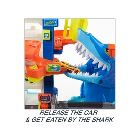 Attacking Shark Escape