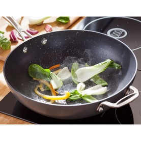 Non-Stick Hard Anodised Wok & Lid 30cm