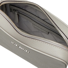 Jet Set Medium Leather Crossbody Bag