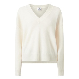 Lee V-Neck Sweater