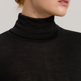 Woolen Silk Long-Sleeve Turtleneck