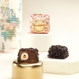 Baroque Medium Hamper With Assorted Chocolates 400g