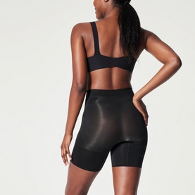 SPANXsculpt&trade; OnCore Mid-Thigh Shorts