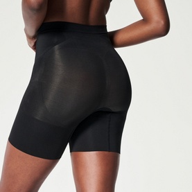 SPANXsculpt&trade; OnCore Mid-Thigh Shorts