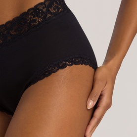 Moments Maxi Lace Briefs