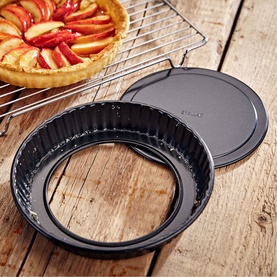Non-Stick Fluted Flan Tin With Loose Base 20cm