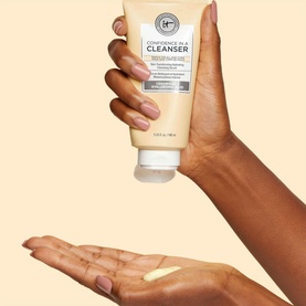 Confidence in a Cleanser Hydrating Facial Cleanser Serum