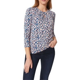 Model wearing Hobbs Julia Floral Print Top in pink floral print with keyhole neckline and three-quarter sleeves, styled with dark jeans