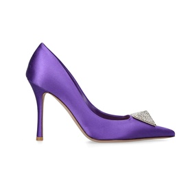 One Stud 100 Pumps