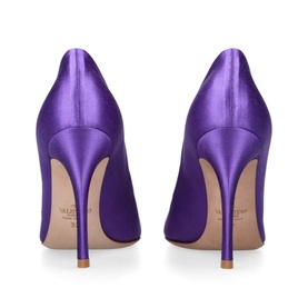 One Stud 100 Pumps