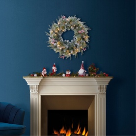 Pre-Lit Berry Spray Wreath 24"